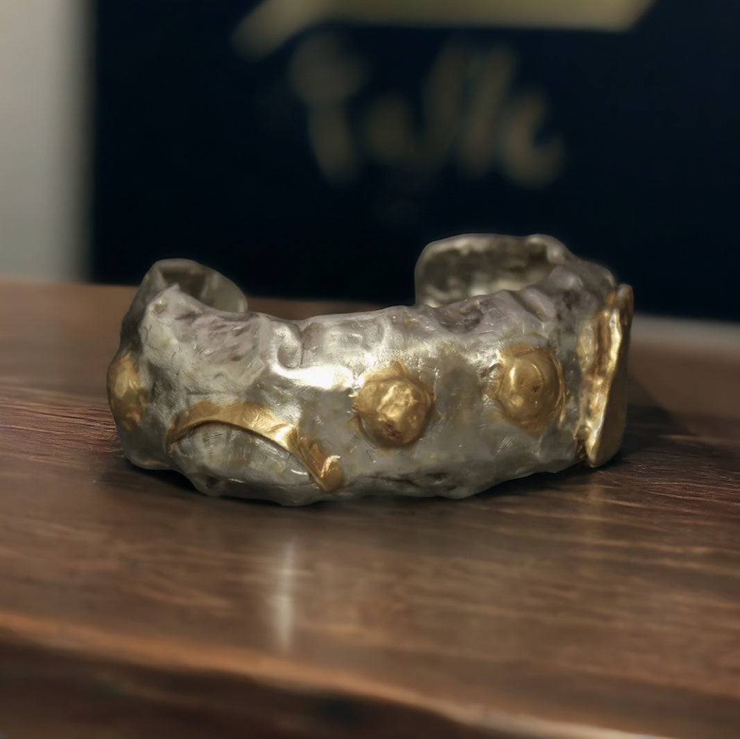 ''WEARABLE ART'' BRACELET