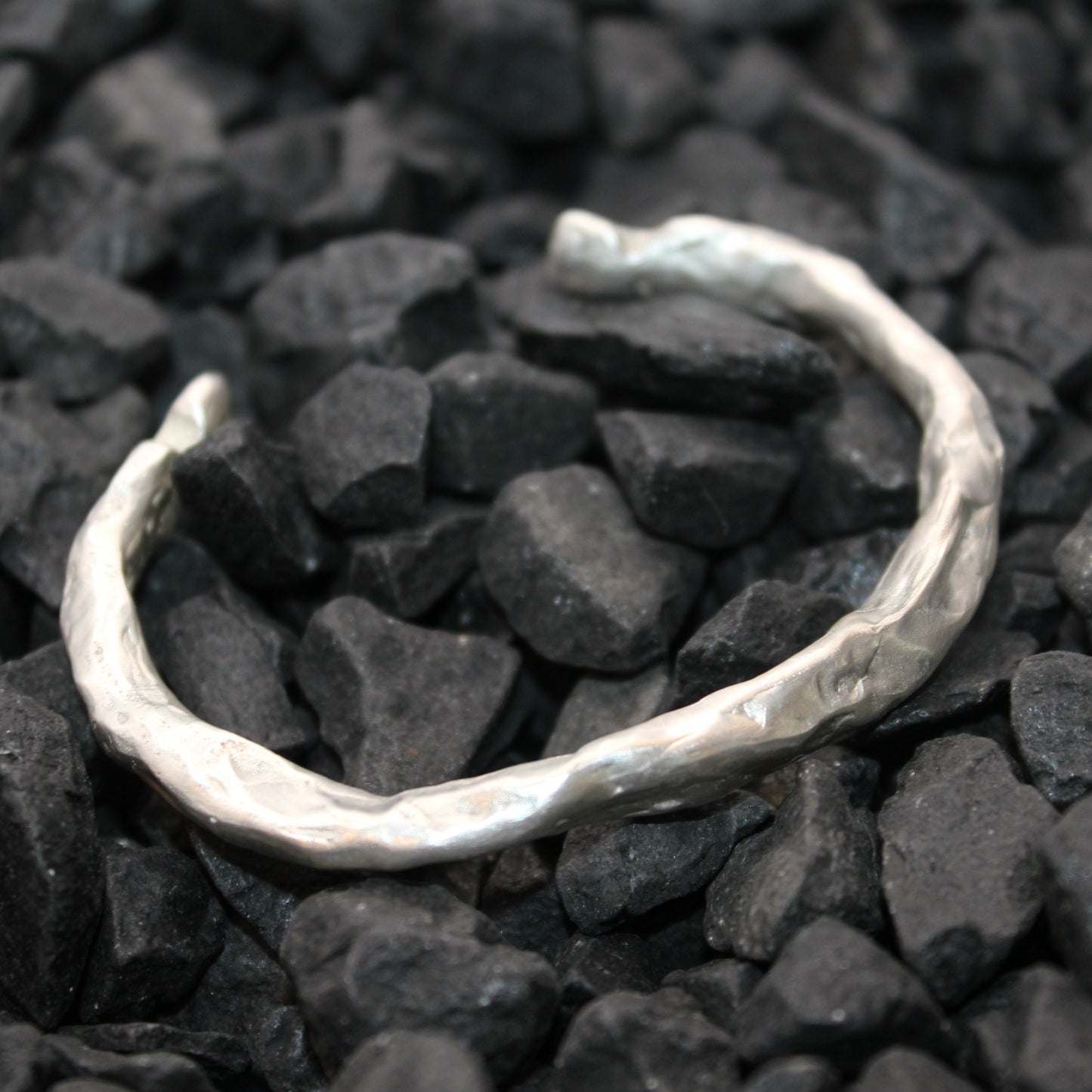 ''LAVA'' ΒΡΑΧΙΟΛΙ