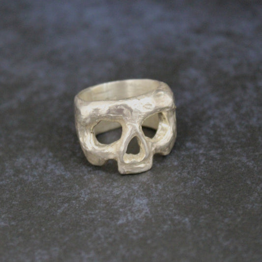 ''SKULL'' RING