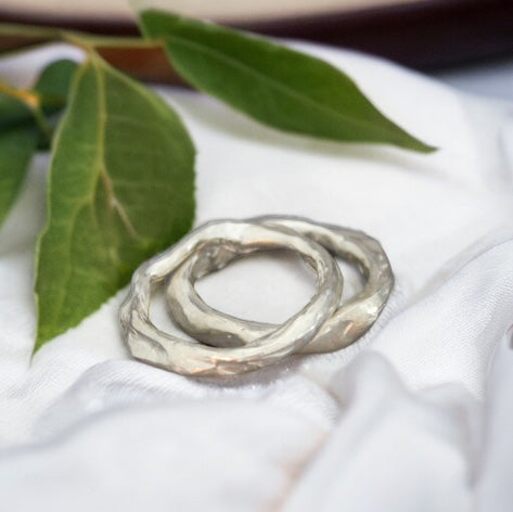 ''FOLD OF THE EARTH'' RING