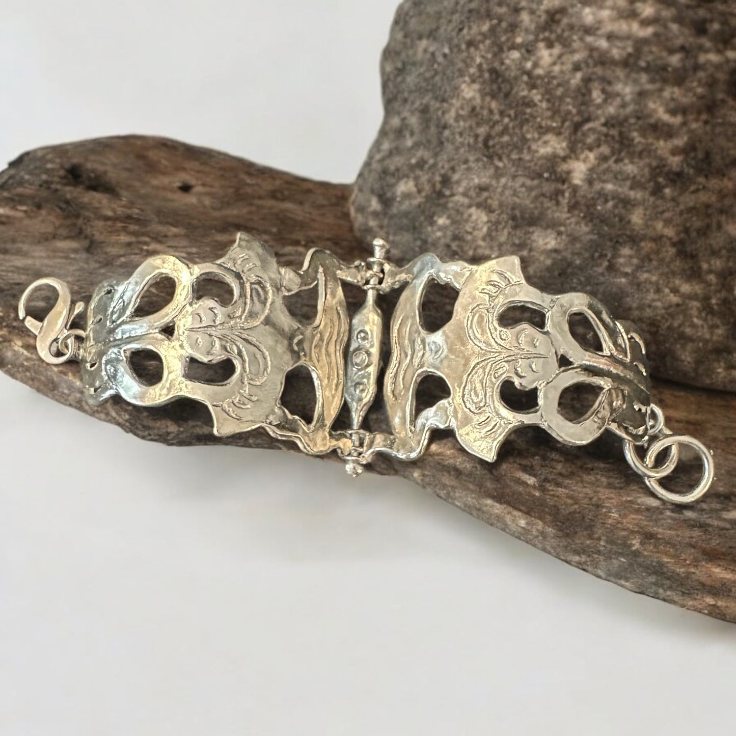 ''THREE GUARDIANS'' BRACELET