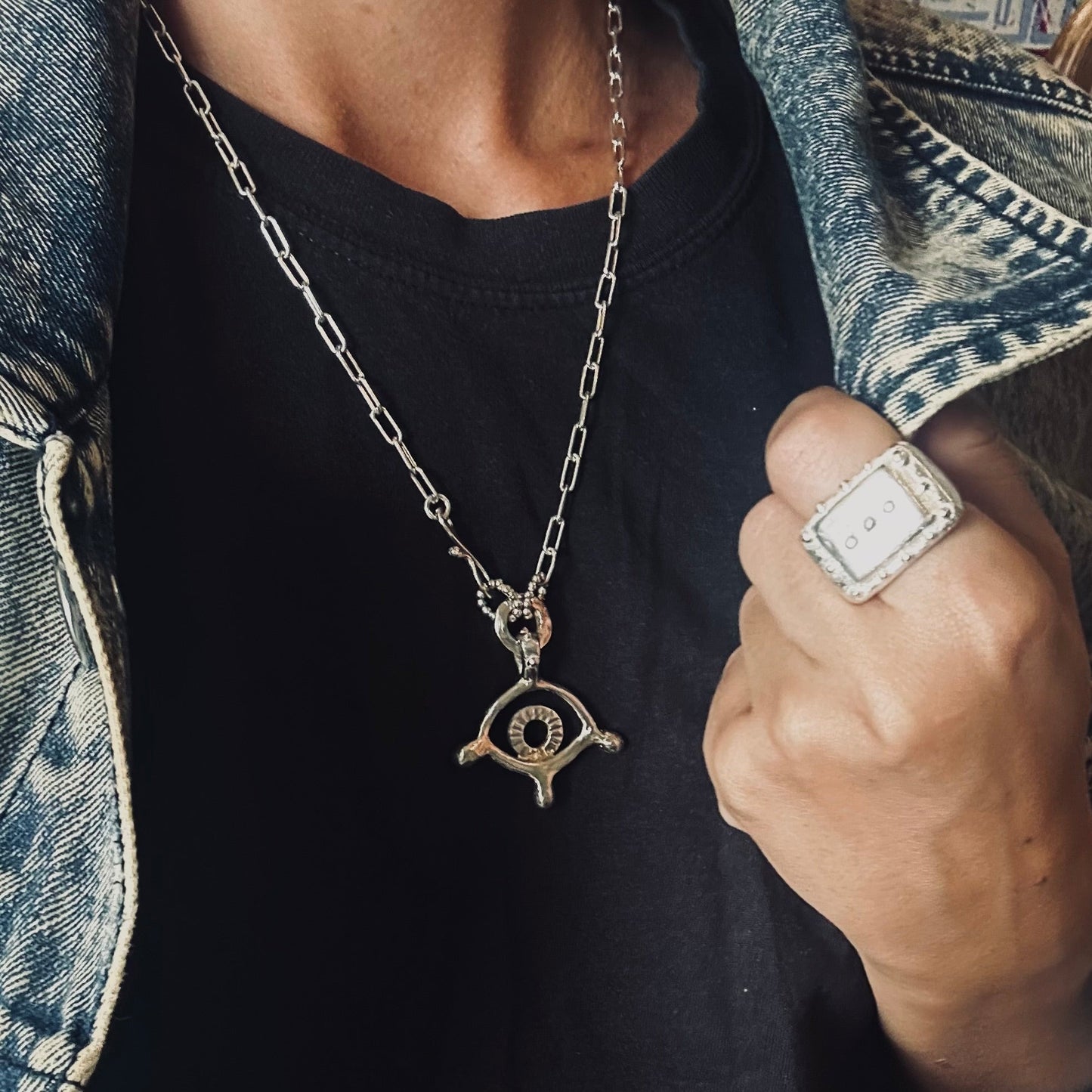 ‘’ΝΟ ΟΝΕ’’ NECKLACE