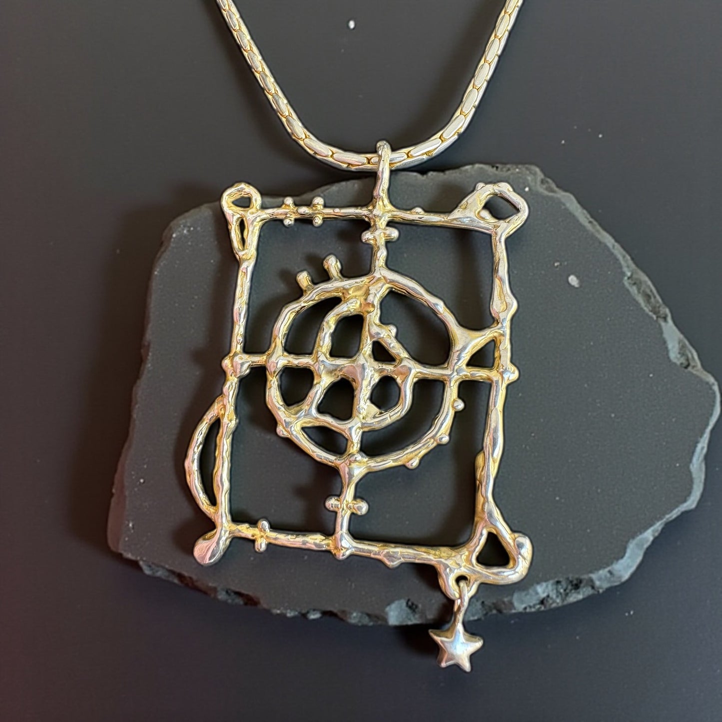 ''MYCELIUM'' NECKLACE