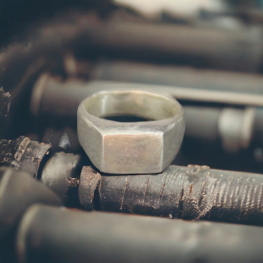 ''SQUARE'' RING
