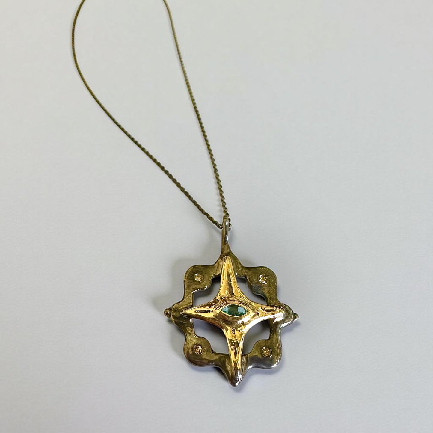 ''ΟΜΝΙVIS'' NECKLACE