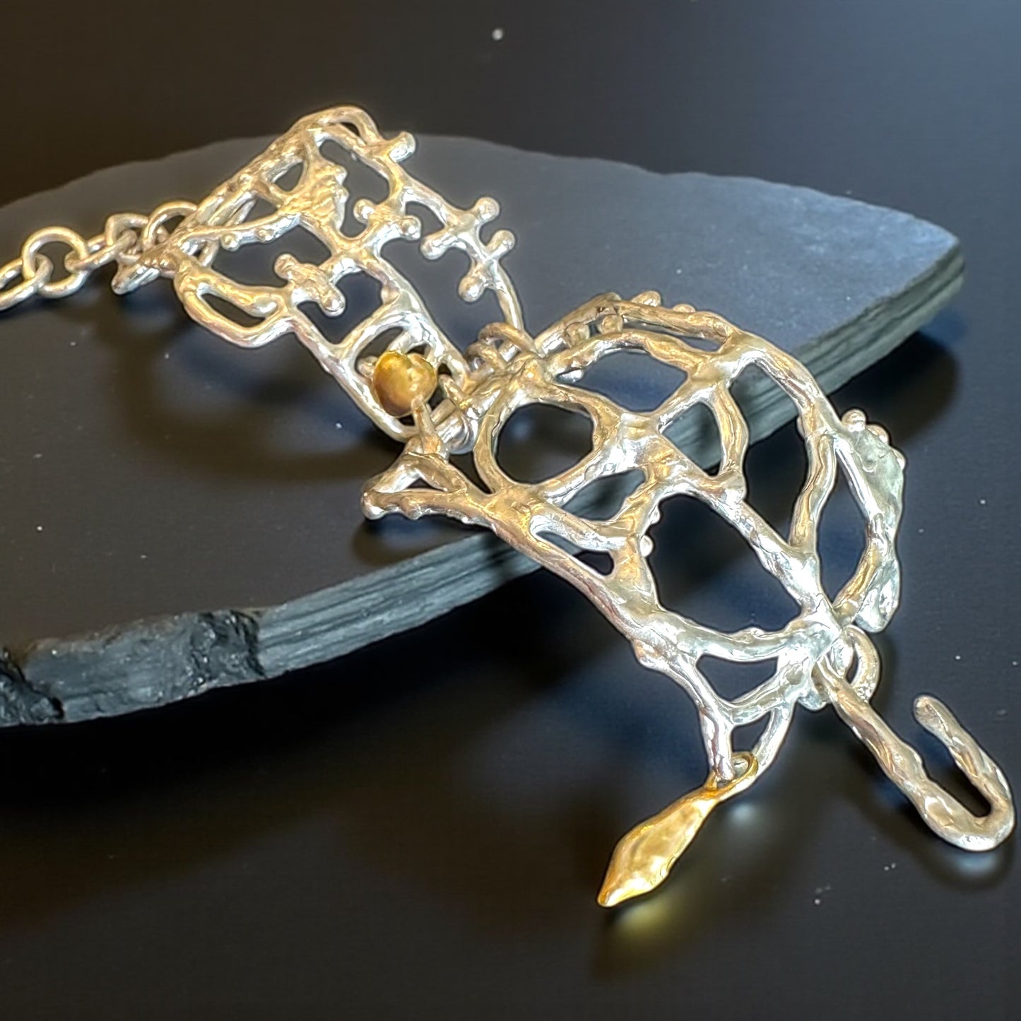 ''SYNAPSE'' BRACELET